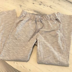 Heather Gray Lululemon “On the Fly” Women’s Jogger 7/8 length size 4